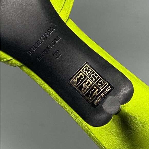 Balenciaga Women's Cagole Buckle Stud Slide Sandals size 39 - Picture 12 of 12